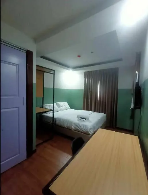 St. Marvin Studio Makati M509 Manila 0*,  Filipíny